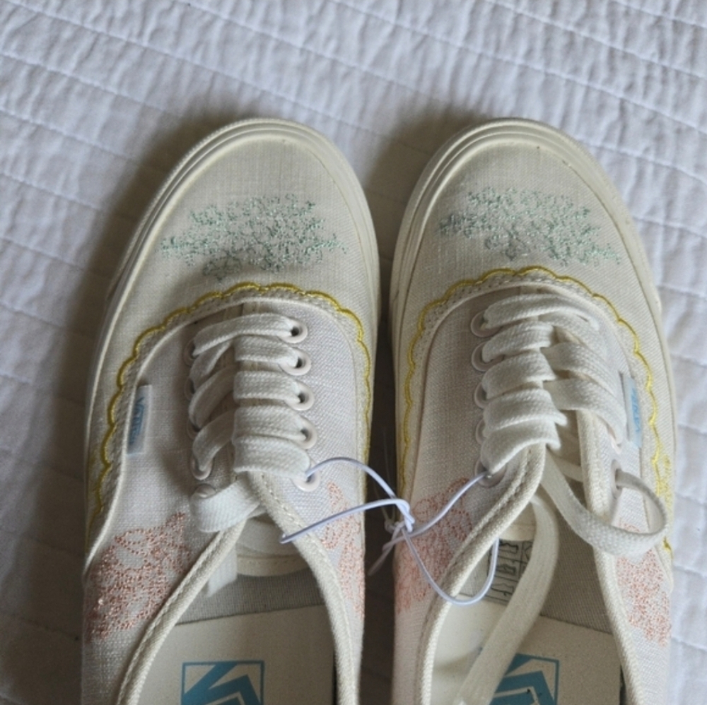 Vans Era Embroidered Floral White Women 8.5 New No Box 022026 - Picture 7 of 8